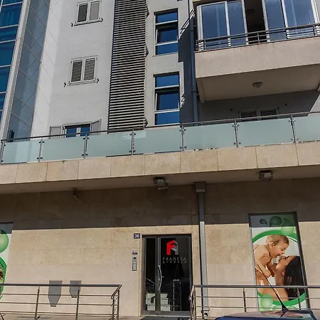 Flat Fortunella Budva